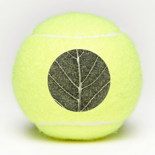 Balles De Tennis Feuille lumineuse noir et blanc en gros plan