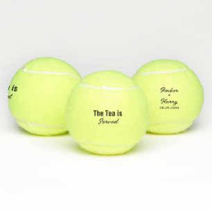 Balles De Tennis Le Thé Est Servi Pun Monogramme & Nom