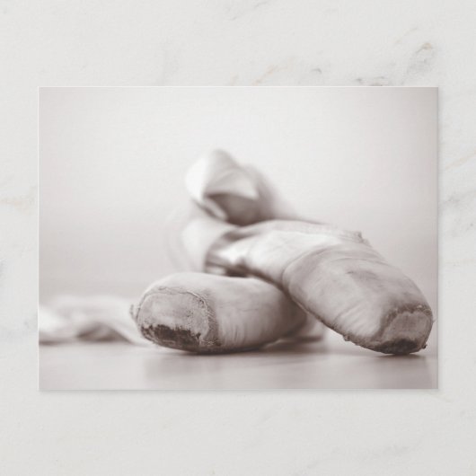Ballet Pointe Shoes on Dance Floor Sjabloon Briefkaart (Voorkant)