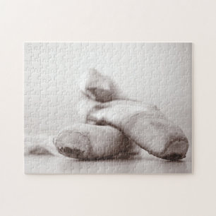Ballet Pointe Shoes on Dance Floor Sjabloon Legpuzzel