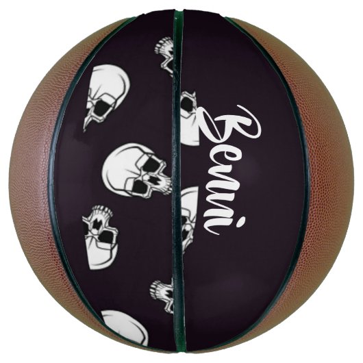 Ballon De Basket White skulls on purple pattern (Vertical)