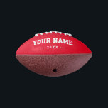 Ballon De Foot Nom personnalisé année rouge mini<br><div class="desc">Créez votre cadeau d'anniversaire unique mini football rouge en ajoutant votre propre nom personnalisé, année, slogan, message ou tout texte. Jeu cadeau de football mignon personnalisable pour filles, joueuses de football, femmes, maman, soeur, fille, petite amie, pom girls, ado, adolescent, petite fille, joueurs, coéquipiers, fans. Choisissez votre équipe préférée et...</div>