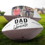 Ballon De Foot Papa tu es le Père le plus courageux Jour 2 Photo<br><div class="desc">Papa, tu es le plus courageux du football photo du jour 2 du Père. Papa 2 modèle photo football le plus courageux. Personnalisez-le avec 2 photos et noms. Le texte est de la typographie moderne noire. Vous pouvez modifier n'importe quel texte sur le football ou l'effacer. Un cadeau parfait pour...</div>