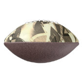 Ballon De Foot Raies beiges sur image brune avec bruine (Tourné à 90°)