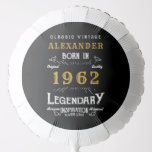 Ballon Gonflable 60th Birthday 1962 Black Gold Ajouter Nom Retro<br><div class="desc">Un design de ballon classique personnalisé pour cette fête d'anniversaire. Plus de cadeaux et de fournitures de fête disponibles avec le design "légendaire" dans le magasin.</div>