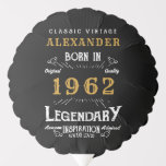 Ballon Gonflable 60th Birthday 1962 Black Gold Ajouter Nom Retro<br><div class="desc">Un design de ballon classique personnalisé pour cette fête d'anniversaire. Plus de cadeaux et de fournitures de fête disponibles avec le design "légendaire" dans le magasin.</div>
