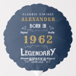 Ballon Gonflable 60th Birthday 1962 Blue Gold Ajouter le nom Retro<br><div class="desc">Un design de ballon classique personnalisé pour cette fête d'anniversaire. Plus de cadeaux et de fournitures de fête disponibles avec le design "légendaire" dans le magasin.</div>