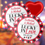 Ballon Gonflable Anniversaire du Mariage du casino de Las Vegas<br><div class="desc">Ce Poker Quatre Costumes Motif Lucky in Love design mariage est la façon parfaite d'ajouter une touche de chance et de sophistication à votre journée spéciale. Avec un motif de poker classique rouge, noir et blanc avec quatre costumes, ce design est à la fois élégant et ludique. Personnalisez votre design...</div>