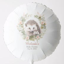 Baby shower en bois avec un joli hérisson