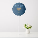 Ballon Gonflable Hanoukka Love & Light Custom Menorah Blue Party<br><div class="desc">Un adorable ballon de fête Love and Light Hanoukka pour un dîner de fête de la famille juive Chanukah avec une synagogue. Personnalisez ce joli décor avec votre nom de famille ou informations de groupe en bleu sous la jolie menorah or.</div>