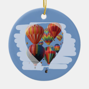 Ballons dans un ornement de Noël en ballon