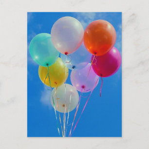 Ballons met blauwe lucht briefkaart