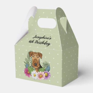 Ballotins Anniversaire d'Airedale Terrier avec des fleurs co