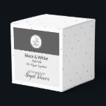 Ballotins Bain et emballage corporel faits maison | Noir et<br><div class="desc">Pour vos gommages, lotions, crèmes, beurres et savons faits à la main et faits maison, customisez cette boîte pour accommoder votre recette. Entièrement personnalisable, il peut donc être utilisé pour n'importe quel parfum ou saveur — et pas seulement des cadeaux de bain et de corps. Nous avons créé ces boîtes...</div>