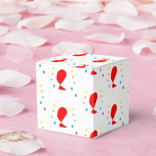 Ballotins Ballons rouges de fête et confettis sur blanc