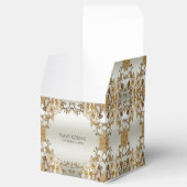 Ballotins Ballotin de fleurs blanches ornées dorées (Ouvert)