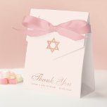 Ballotins Bat mitzvah Rose Rose Gold Star de David Merci<br><div class="desc">Un ballotin d'or rose et rose pour le bat mitzvah d'une fille. Sur le rabat, il a (faux) étoile d'or rose de David. Le message Merci est écrit dans la partie inférieure, dans un élégant script rose or, l'occasion et la date sont écrites en casquettes de couleur similaire sous elle....</div>