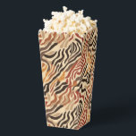 Ballotins Boîte de cadeau à motif animalier<br><div class="desc">Cette boîte de cadeau est présentée avec un motif animalier de safari en plusieurs couleurs marron. 
Personnalisez cet article ou achetez-le tel quel.
Conseil : Ajoutez vos friandises et un ruban festif.




Image de stock</div>