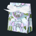 Ballotins Boîte de faveur de fleurs Smeraldo<br><div class="desc">LA FLEUR de mon Monde Violet : la Fleur Smeraldo Mythique (avec ses feuilles très particulières... ) Selon une vieille légende italienne, cette fleur imaginaire symbolise un amour secret non avoué par peur d'être rejeté. C'est le sujet d'une chanson de mon Groupe K-pop mondial favori : ils utilisent cette fleur...</div>