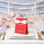 Ballotins Boîte de faveur de traitement de fête<br><div class="desc">Cette boîte de faveur de fête est présentée dans une couleur rouge et blanc élégante.
Personnalisez cet article et remplacez le texte d'exemple par le vôtre.
Conseil : il suffit d'ajouter vos excellents traitements et une jolie ribbon festive.</div>