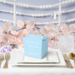 Ballotins Boîte de faveur de traitement de fête<br><div class="desc">Cette boîte de faveurs de fête est présentée dans une couleur bleu clair élégante.</div>