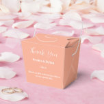 Ballotins Boîte de faveur de traitement de fête<br><div class="desc">Cette boîte de faveurs de fête est présentée dans une couleur pêche élégante.</div>