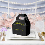 Ballotins Boîte de Faveurs Grand Pignon Merci pour Toute Occ<br><div class="desc">Faites un grand geste de gratitude avec cette grande boîte de faveurs à pignon, conçue avec élégance avec un message classique "Merci". Idéal pour les mariages, les événements d'entreprise, les fêtes ou les célébrations, elle contient des friandises généreuses, des cadeaux ou des souvenirs. Solide, facile à assembler et élégant—parfait pour...</div>