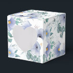 Ballotins Boîte de Fête-Cadeau Boîte Fleur Bleue<br><div class="desc">Boîte de fête-cadeau présentée dans un beau design floral bleu et blanc.
Couleur Blanc
Personnalisez cet article ou achetez tel quel.



Image de stock
freepik.com</div>