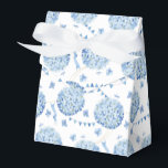 Ballotins Boîte de friandises à thème Hydrangea<br><div class="desc">La boîte de faveur de fête est présentée avec une impression florale d'hydrangea. 
Personnalisez cet article ou achetez-le tel quel.
Conseil : il suffit d'ajouter vos excellentes friandises et d'ajouter un ruban festif.</div>