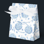 Ballotins Boîte de friandises à thème Hydrangea<br><div class="desc">La boîte de faveur de fête est présentée avec une impression florale d'hydrangea. 
Personnalisez cet article ou achetez-le tel quel.
Conseil : il suffit d'ajouter vos excellentes friandises et d'ajouter un ruban festif.</div>