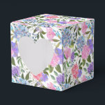 Ballotins Boîte de friandises à thème Hydrangea<br><div class="desc">La boîte de faveur de fête est illustrée avec une impression florale d'hydrangea. 
Personnalisez cet article ou achetez-le tel quel.
Conseil : Ajoutez simplement vos excellentes friandises et un ruban de fête.</div>