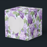 Ballotins Boîte de friandises à thème lilas<br><div class="desc">La boîte de faveur de fête est présentée avec une impression florale de lilas. 
Personnalisez cet article ou achetez-le tel quel.
Conseil : Ajoutez simplement vos excellentes friandises et un ruban festif.



Image sous licence</div>