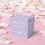 Ballotins Boîte de friandises de fête<br><div class="desc">Cette boîte de faveurs de fête est présentée dans une couleur lavande élégante.</div>