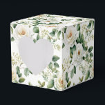 Ballotins Boîte de friandises Floral Favor<br><div class="desc">La boîte de friandises pour les invités de la fête est présentée avec une belle impression florale de rose blanche. 
Personnalisez cet article ou achetez-le tel quel.
Conseil : il suffit d'ajouter vos excellentes friandises et un ruban de fête.



Image sous licence</div>