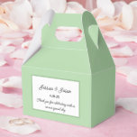 Ballotins Boîte de friandises pour fête<br><div class="desc">La boîte de faveur de fête est présentée dans une élégante couleur vert sauge.
Personnalisez cet article et remplacez le texte d'exemple par le vôtre.
Astuce : il suffit d'ajouter vos délicieuses friandises et un ruban de fête.</div>