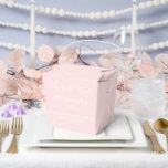 Ballotins Boîte de friandises pour fête<br><div class="desc">La boîte de cadeaux de fête est présentée dans une élégante couleur rose blush.
Personnalisez cet article et remplacez le texte échantillon par le vôtre.
Astuce : il suffit d'ajouter vos délicieuses friandises et un ruban de fête.</div>