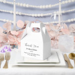 Ballotins Boîte de friandises pour fête<br><div class="desc">La boîte de faveur de fête est présentée dans une couleur blanche élégante.
Personnalisez cet article et remplacez le texte de l'exemple par le vôtre.
Conseil : il suffit d'ajouter vos délicieuses friandises et un ruban de fête.</div>