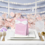 Ballotins Boîte de friandises pour fête<br><div class="desc">Cette boîte de friandises est présentée dans une élégante couleur mauve et blanc.
Personnalisez cet article et remplacez le texte d'exemple par le vôtre.
Conseil : il suffit d'ajouter vos délicieuses friandises et un ruban de fête.</div>