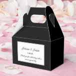 Ballotins Boîte de friandises pour fête<br><div class="desc">La boîte de faveur de fête est présentée dans une élégante couleur noire.
Personnalisez cet article et remplacez le texte exemple par le vôtre.
Astuce : il suffit d'ajouter vos délicieuses friandises et un ruban festif.</div>