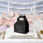 Ballotins Boîte de friandises pour fête<br><div class="desc">La boîte de cadeaux de fête est présentée dans une élégante couleur noire.
Personnalisez cet article et remplacez le texte d'exemple par le vôtre.
Conseil : il suffit d'ajouter vos délicieuses friandises et un ruban de fête.</div>