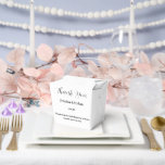 Ballotins Boîte de friandises pour fête<br><div class="desc">Cette boîte de friandises est présentée dans une élégante couleur noir et blanc.
Personnalisez cet article et remplacez le texte exemple par le vôtre.
Astuce : il suffit d'ajouter vos délicieuses friandises et un ruban festif.</div>