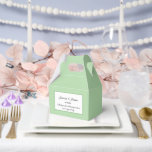 Ballotins Boîte de friandises pour fête<br><div class="desc">La boîte de faveur de fête est présentée dans une couleur vert sauge élégant.
Personnalisez cet article et remplacez le texte d'exemple par le vôtre.
Astuce : il suffit d'ajouter vos délicieuses friandises et un ruban de fête.</div>