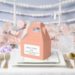 Ballotins Boîte de friandises pour fête<br><div class="desc">La boîte de faveur de fête est présentée dans une couleur pêche élégante.
Personnalisez cet article et remplacez le texte d'exemple par le vôtre.
Conseil : il suffit d'ajouter vos délicieuses friandises et un ruban de fête.</div>