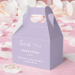 Ballotins Boîte de friandises pour fête<br><div class="desc">La boîte de cadeaux de fête est présentée dans une élégante couleur lavande.
Personnalisez cet article et remplacez le texte d'exemple par le vôtre.
Conseil : il suffit d'ajouter vos délicieuses friandises et un ruban de fête.</div>