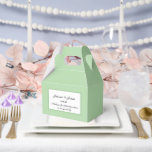 Ballotins Boîte de friandises pour fête<br><div class="desc">La boîte de faveur de fête est présentée dans une élégante couleur vert sauge.
Personnalisez cet article et remplacez le texte exemple par le vôtre.
Astuce : il suffit d'ajouter vos délicieuses friandises et un ruban festif.</div>