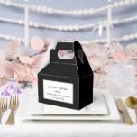Ballotins Boîte de friandises pour fête<br><div class="desc">La boîte de friandises pour fête est présentée dans une élégante couleur noire.
Personnalisez cet article et remplacez le texte d'exemple par le vôtre.
Conseil : il suffit d'ajouter vos délicieuses friandises et un ruban de fête.</div>