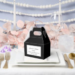 Ballotins Boîte de friandises pour fête<br><div class="desc">La boîte de faveur de fête est présentée dans une élégante couleur noire.
Personnalisez cet article et remplacez le texte d'exemple par le vôtre.
Astuce : il suffit d'ajouter vos délicieuses friandises et un ruban festif.</div>