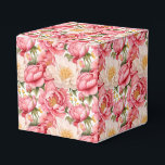 Ballotins Boîte de friandises pour fête aux pivoines roses<br><div class="desc">La boîte de faveur de fête est présentée avec une belle impression florale de pivoines roses.
Personnalisez cet article ou achetez-le tel quel.
Conseil : il suffit d'ajouter vos excellentes friandises et un ruban de fête.



Image sous licence</div>