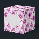 Ballotins Boîte de friandises pour fête des orchidées<br><div class="desc">La boîte de faveur de fête est présentée avec une belle impression florale d'orchidées violettes. 
Personnalisez cet article ou achetez-le tel quel.
Conseil : Ajoutez simplement vos excellentes friandises et ajoutez un ruban de fête.



Image sous licence</div>