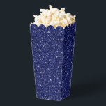 Ballotins Boîte de friandises pour fête glitter<br><div class="desc">La boîte de cadeaux de fête est présentée avec une impression de paillettes fausses de couleur bleu marine festive.
Parfait pour offrir des friandises en cadeau. Personnalisez cet article ou achetez-le tel quel.
Conseil : il suffit d'ajouter vos excellentes friandises et un joli ruban.




Impression sous licence</div>